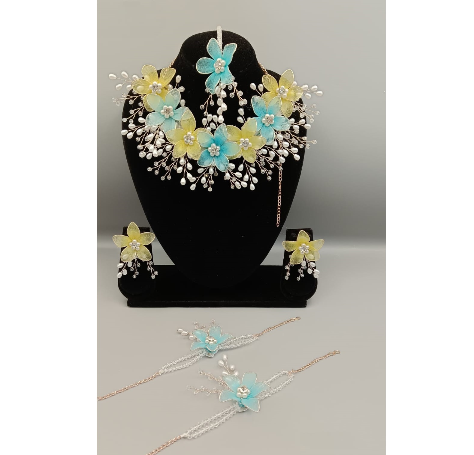 สีฟ้า-เหลือง