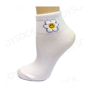 Corea FOYSOCK OEM 3D ODM graziose calze ricamate Logo personalizzato caviglia equipaggio moda Casual sorriso fiore Design calzino da donna - Product Image 2