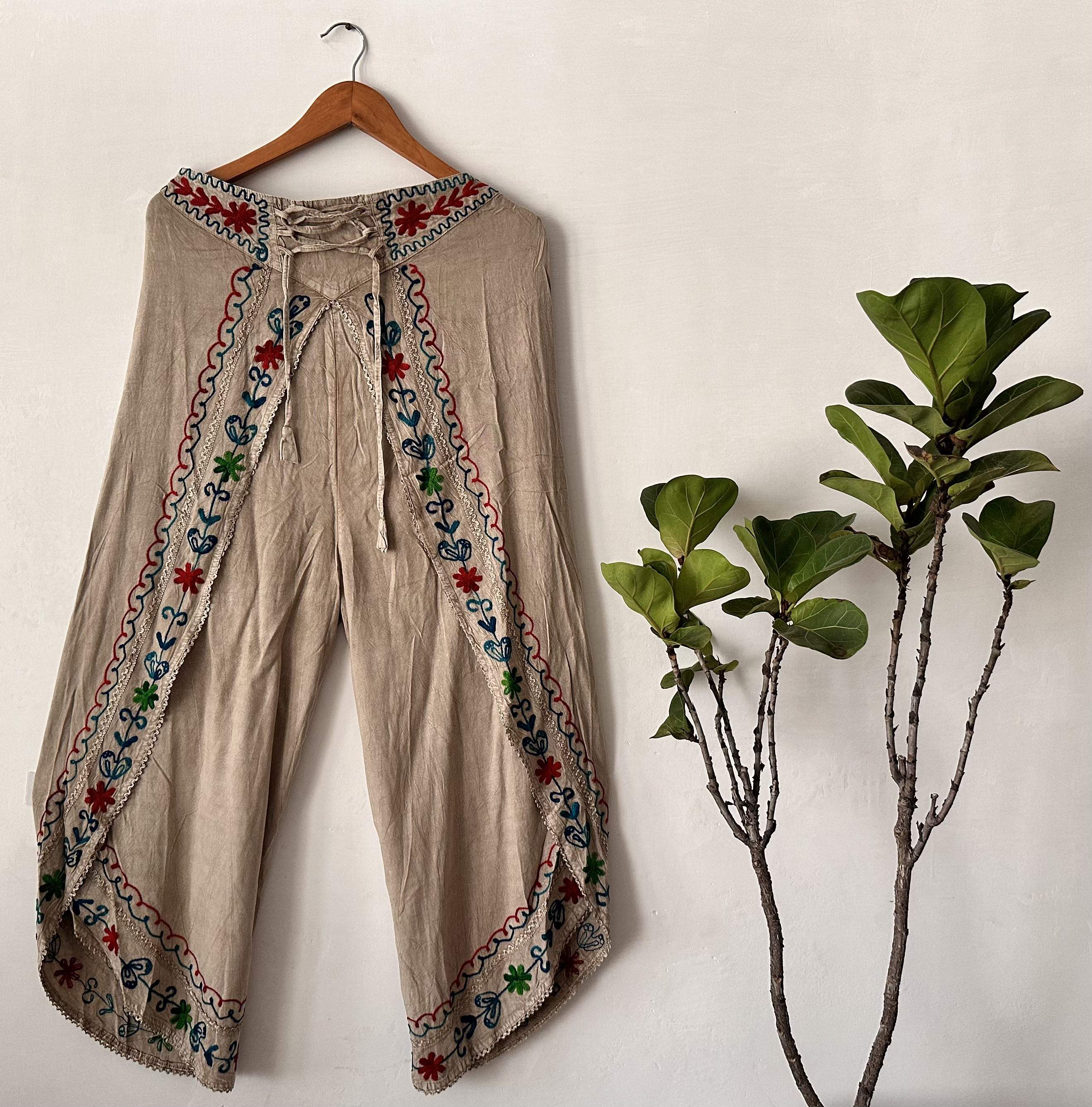 สีน้ำตาล