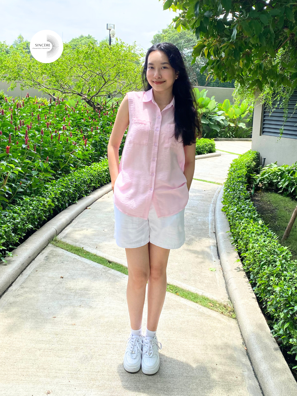 สีขาว