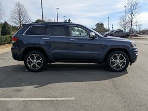 2021 ג 'יפ גדול cherokee מוגבל 4WD עור מושבי הילוכים ידנית r20 גודל sv אור כהה 4l 8l גז חשמלי