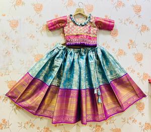儿童<span class=keywords><strong>Lehenga</strong></span> Choli在印度以批发价在线销售