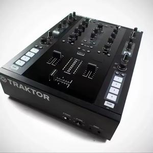 经过质量验证的金属DJ混音器Traktors Kontrol Z2音频控制台