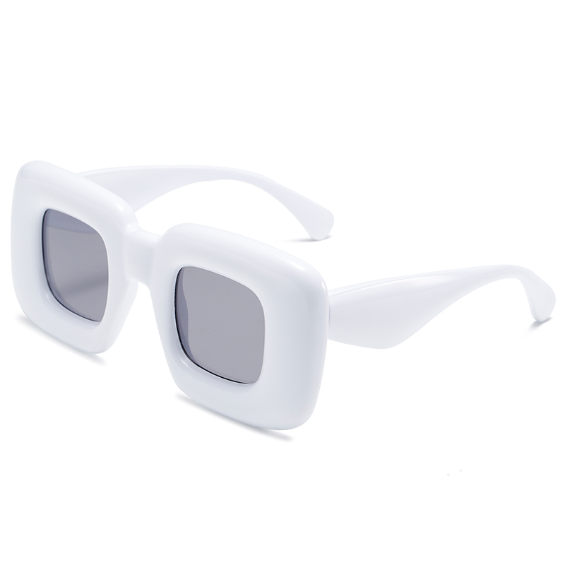 C4: White/ Smoke