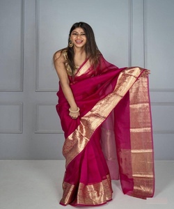 Jimmy Choo ชุดปาร์ตี้ส่าหรีสำหรับผู้หญิงดูสวยและงานปักสวยงาม Saree/sari/shari - Product Image 1