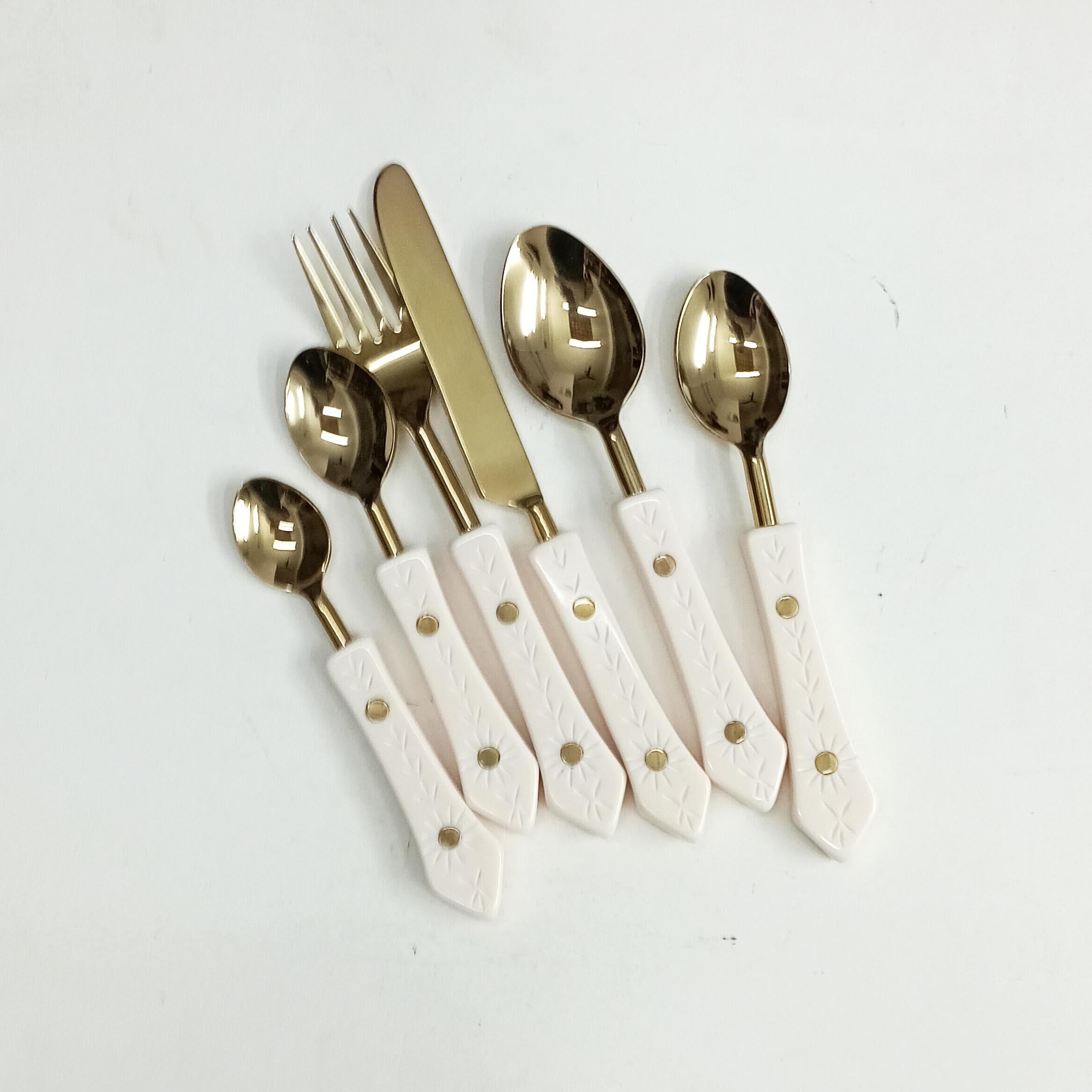 Oro y blanco