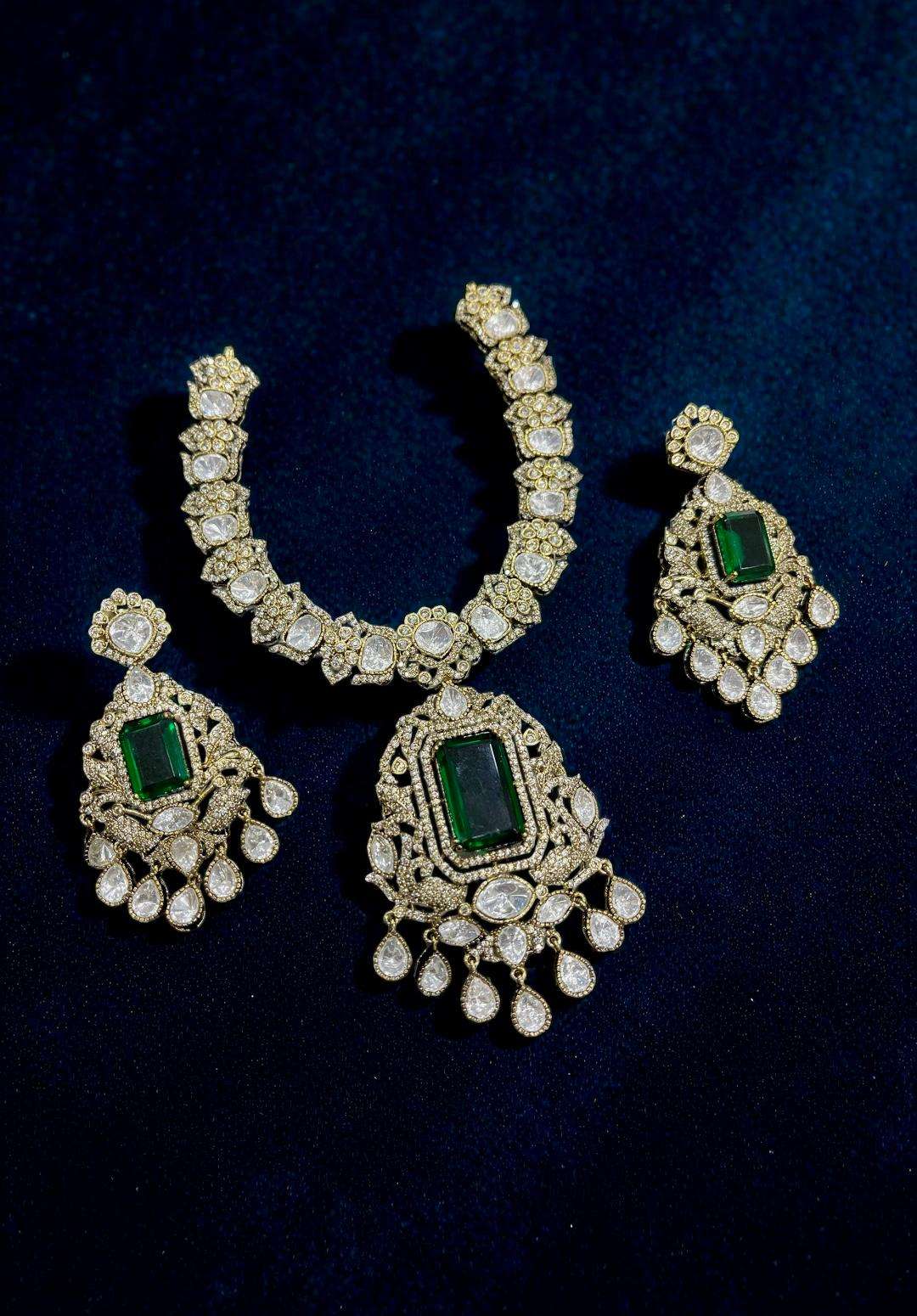 สีเขียว