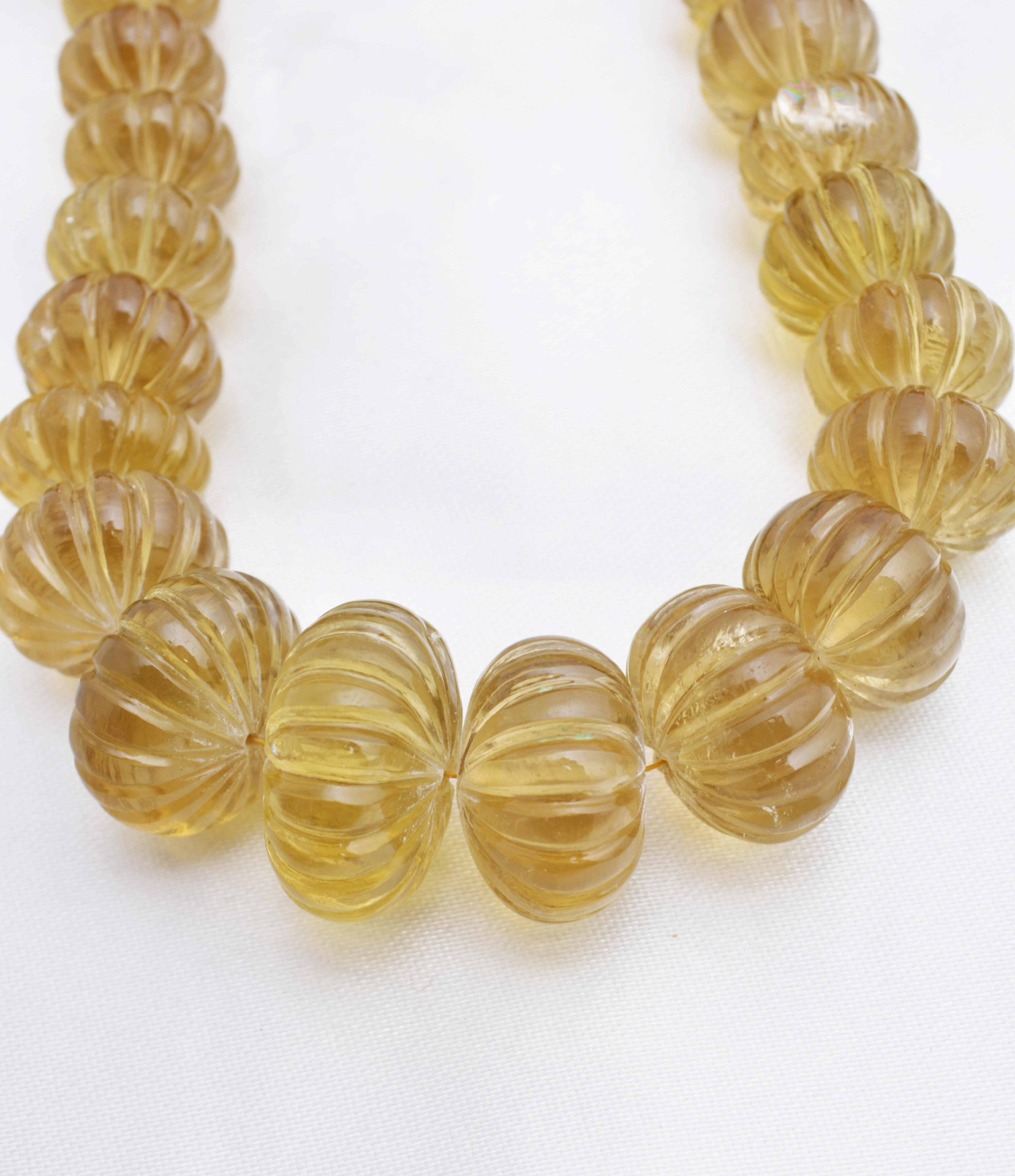 สีเหลือง