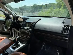 2014 L bir d Ro v er H H S E LUX LUX 4DR SUV