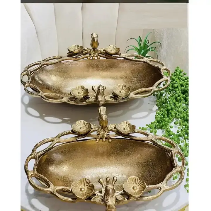 모든 유형의 장식 서빙 및 금속으로 만든 모든 행사를위한 새로운 장식 및 서빙 잎 디자인 그릇 좋은 품질