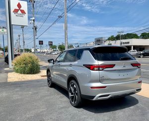 2024 <strong>Mitsubishi</strong> Outla-nder - Product Image 2