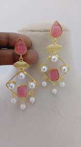 <span class=keywords><strong>Ruby</strong></span> Pearl Dangler Ohrringe Set Regal und festlicher Look Bulk Product Custom ized Design Modernes Muster