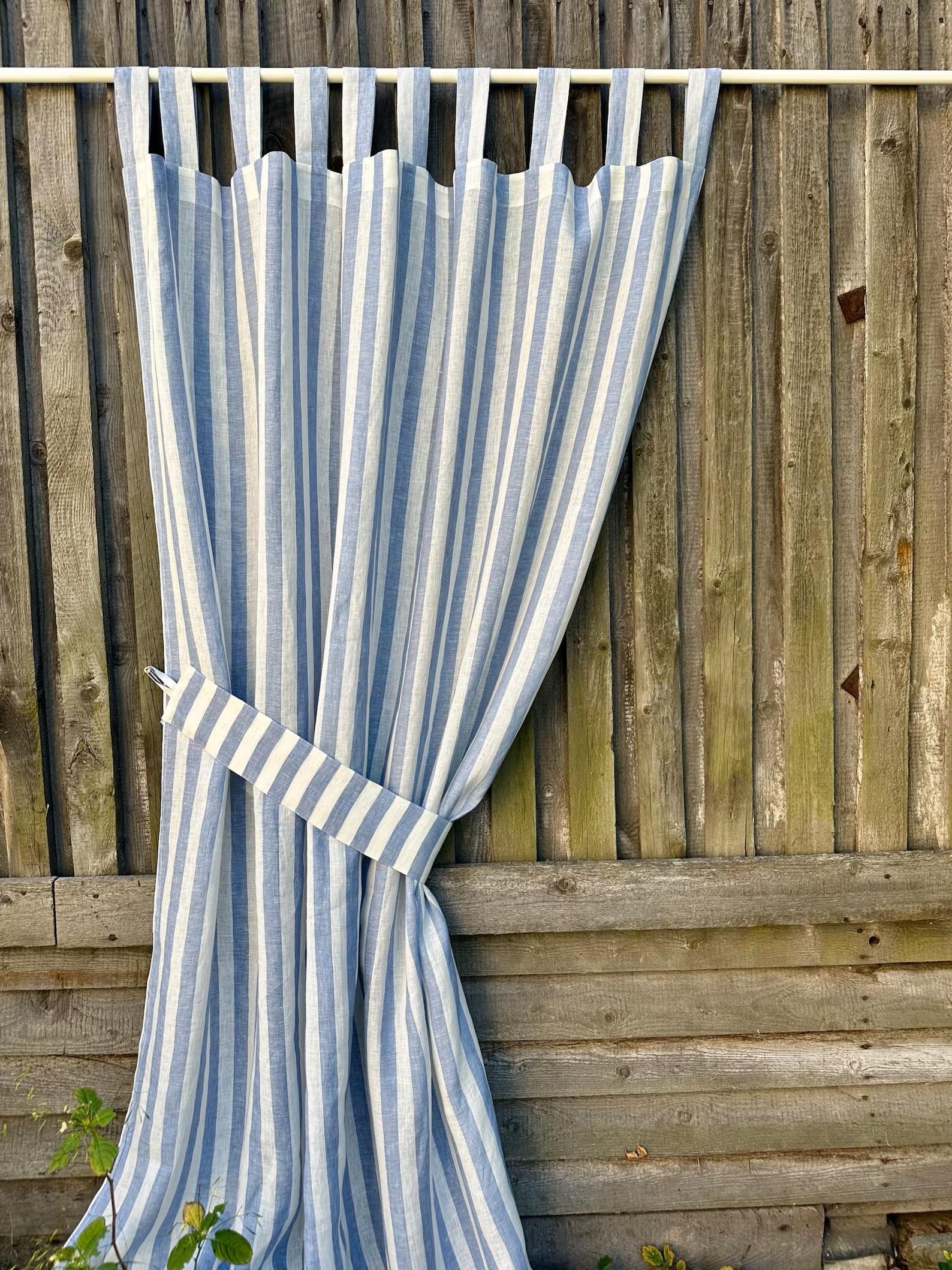 แถบสีน้ำเงิน/ขาว