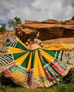 lehenga choli与镜子工作衬衫和dupatta为印度节日navratri彩色<span class=keywords><strong>lengha</strong></span>为女性传统choli