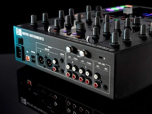 热卖Kontrol Z2音频控制台DJ混音器