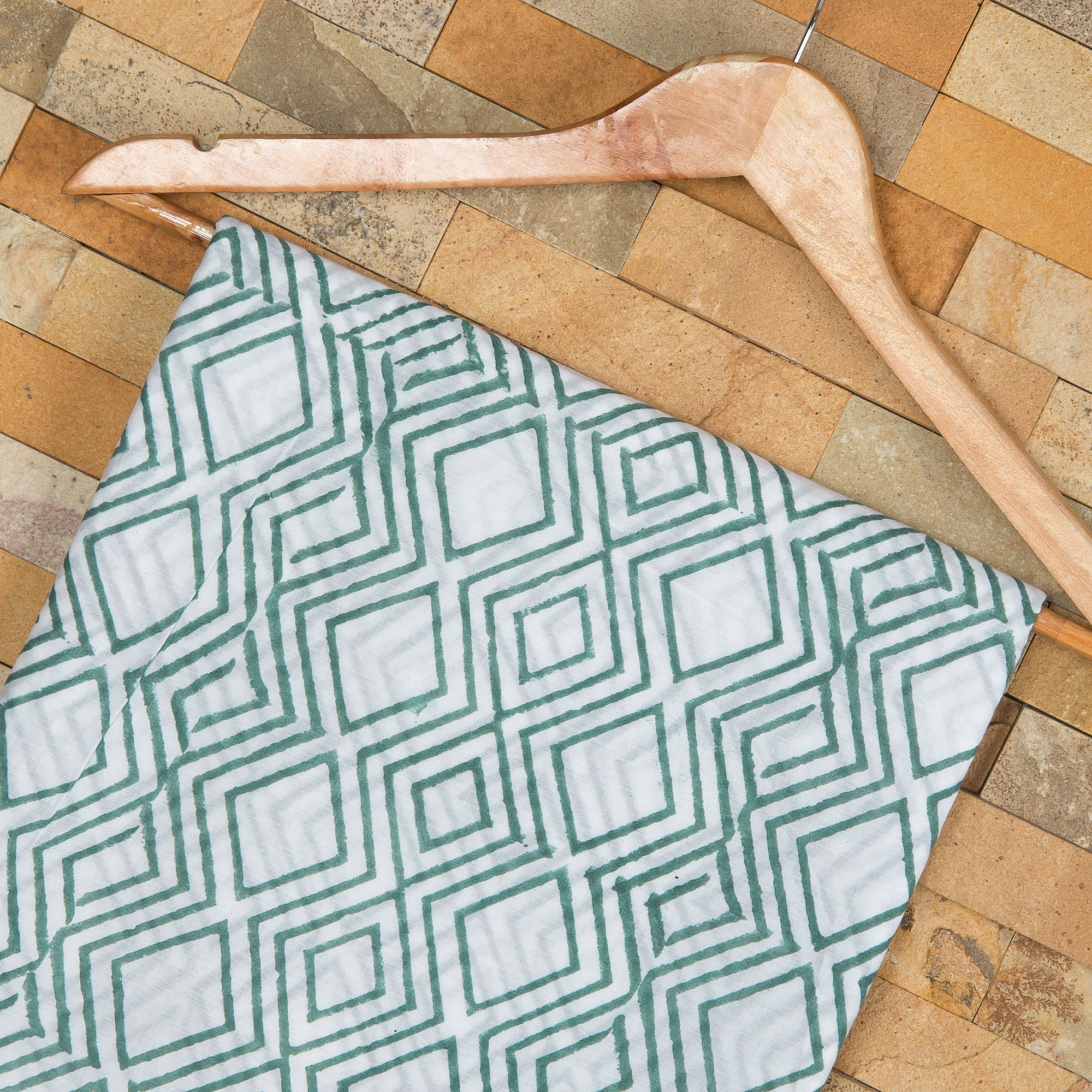 ตามที่แสดงในภาพ