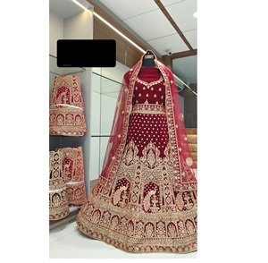 印度供应商天鹅绒Lehenga Choli，用于节日服装和柔和的新娘，带有刺绣作品，用于印度供应商的礼物 - Product Image 1
