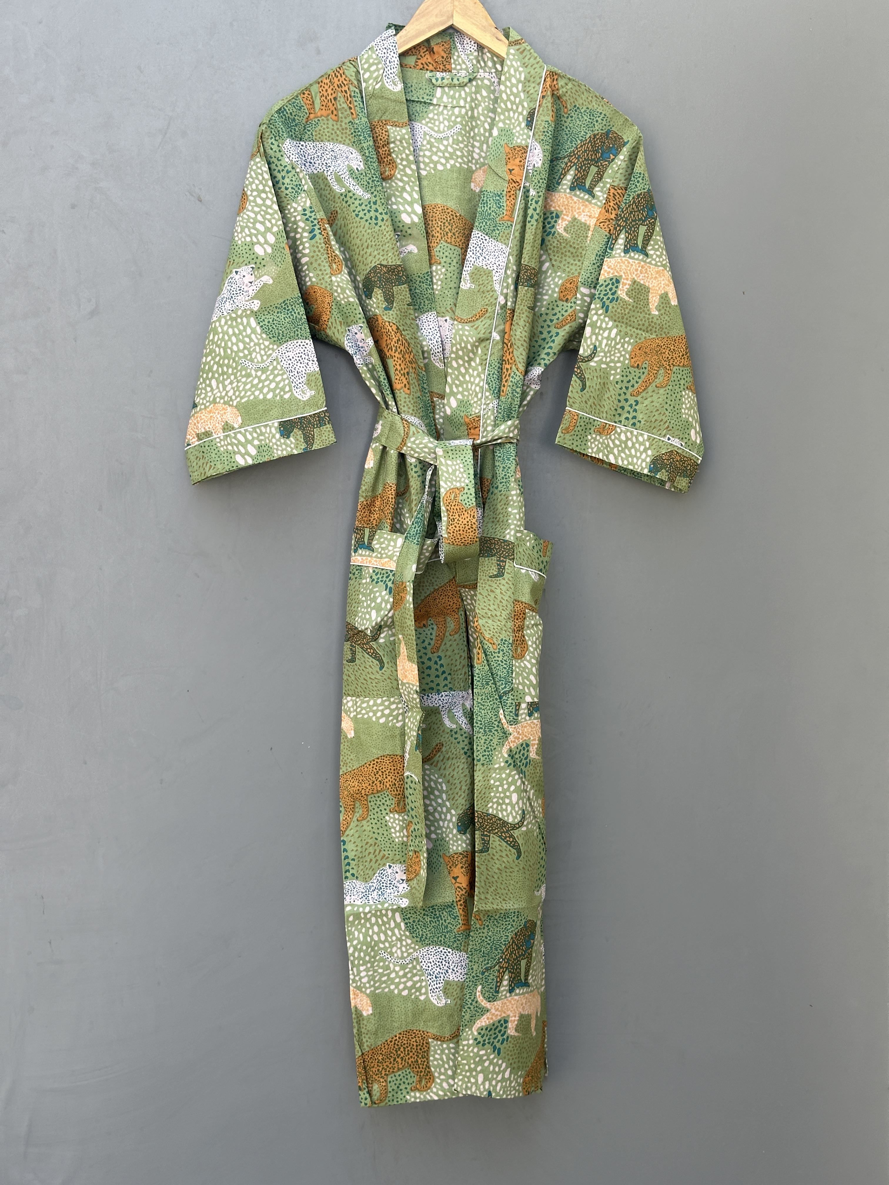 สีเขียว