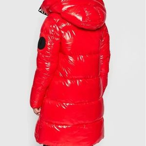 女式冬季外套高品质女式夹克定制红色河豚夹克女式绗缝保暖长泡泡夹克2022