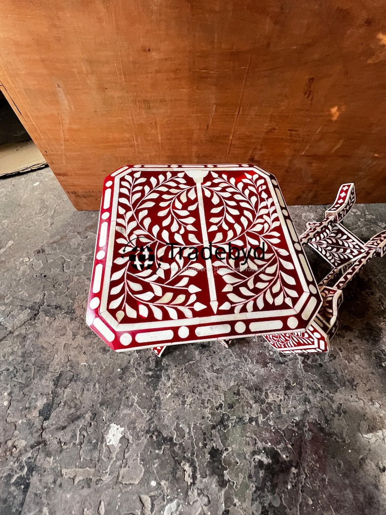 Available in different Colors