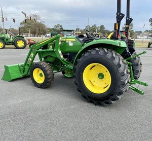 新しいjohn deerトラクターjohnn deere 3038Eコンパクトユーティリティトラクター4WD E-ハイドロトラクターローダーとグラプルが発売中