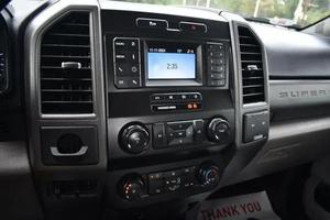 2021年に使用されたFordee F-350 <span class=keywords><strong>XL</strong></span>