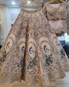 Elegante Lehenga Choli moda indio pakistaní codificación lentejuelas corte trabajo y máquina trabajo de perlas fijas con Cancan & Canvas Patta