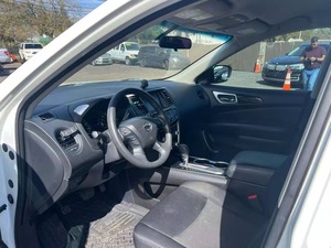 Neatly Used 2018 Nissan <strong>Pathfinder</strong> S 4dr SUV - Product Image 3