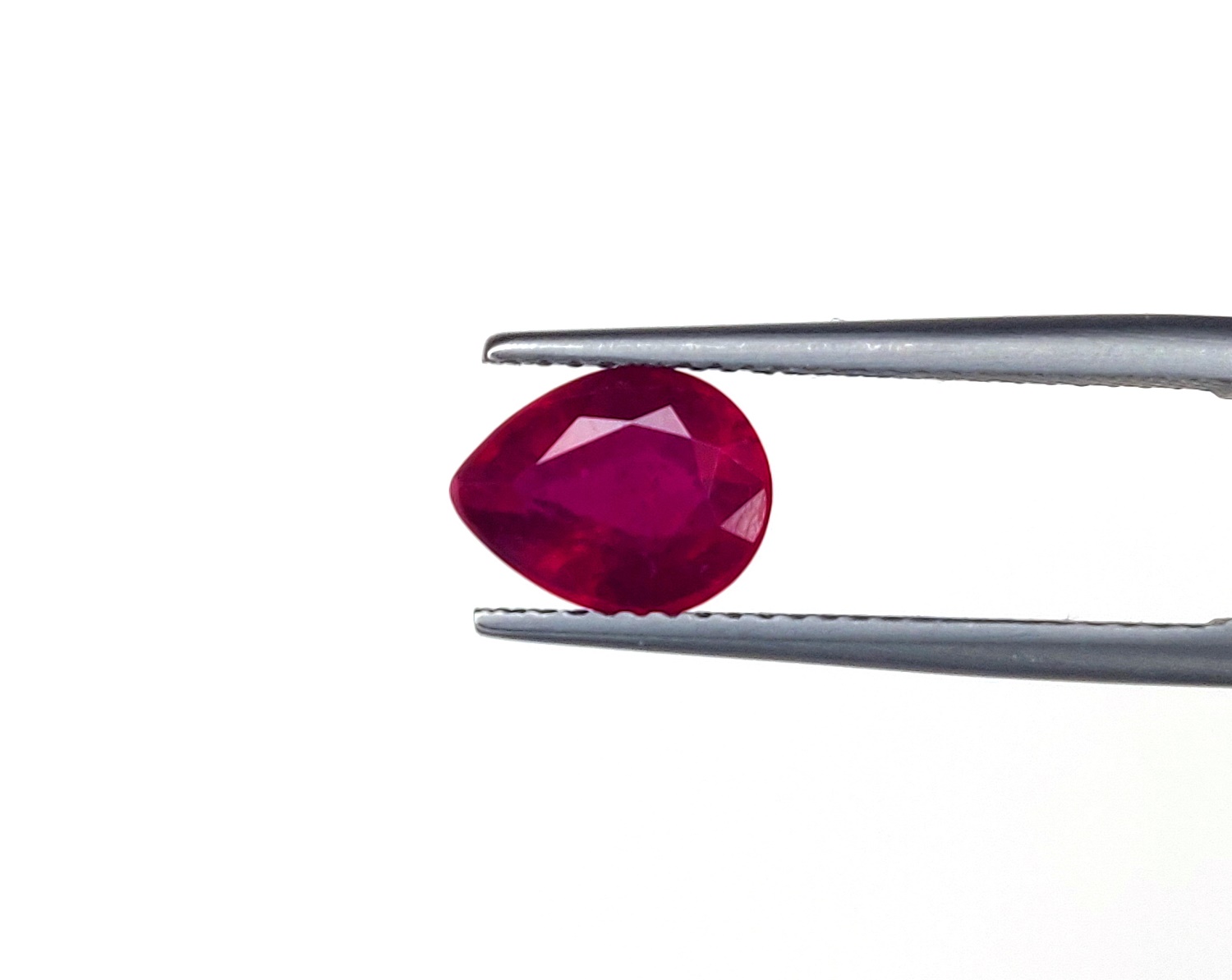 สีชมพูแดง