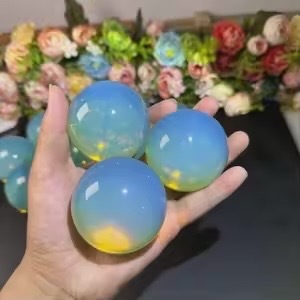 En iyi kalite 40-55 MM Opalite kristal küre toptan özel yarı değerli taş el sanatları ev dekorasyon yılbaşı hediyeleri toplu - Product Image 4
