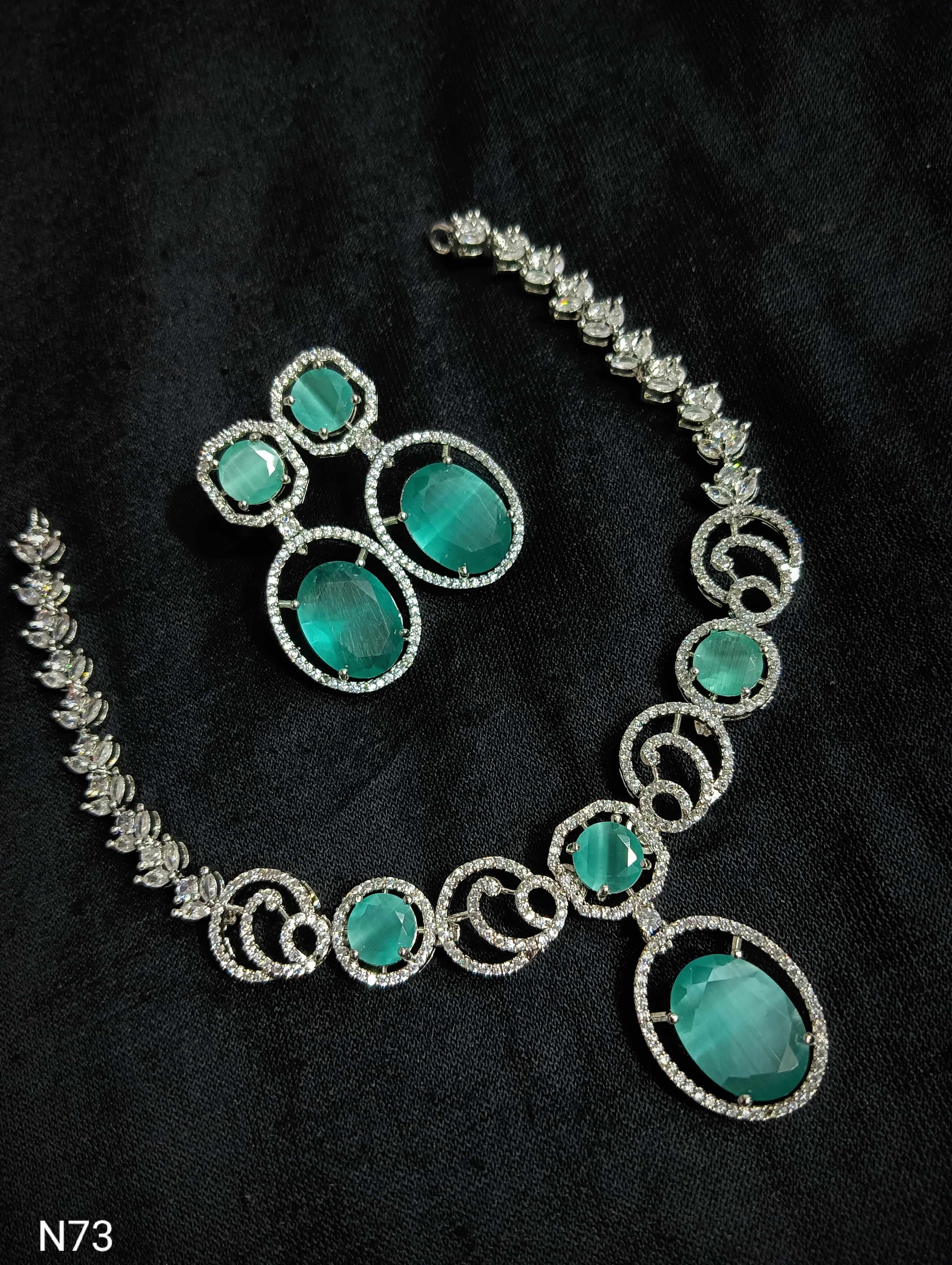 สีเขียว