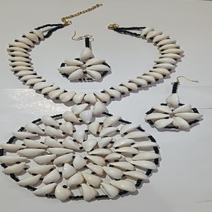 Özel yapılmış doğal cowry deniz kabuğu kolye ve chokers eşleşen küpe ile mevcut gerçek cowry deniz kabukları ile yapılan - Product Image 1