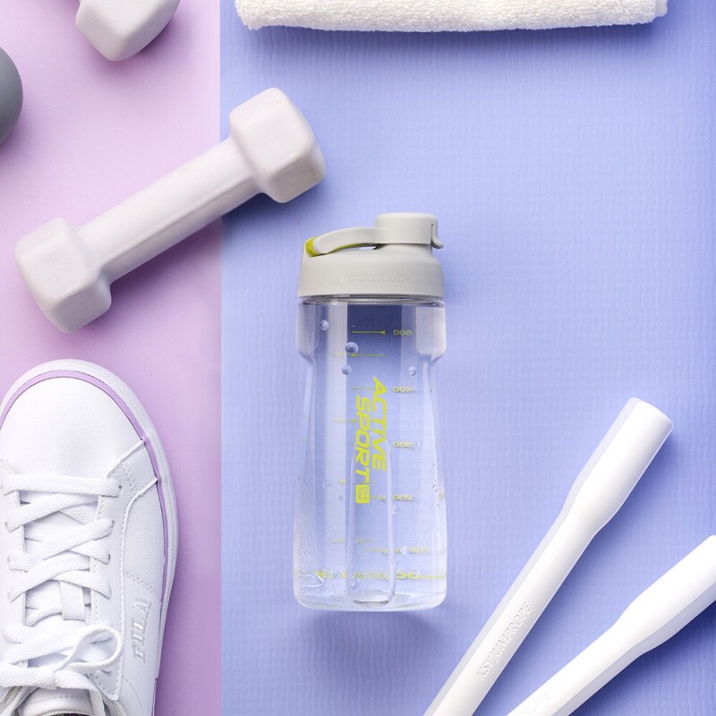 สีเทาอ่อน