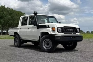 Tyota קרוזר בקתת כפול 4 x4 דיזל טנדר 4.5l עם תיבת הילוכים ידנית תיבת היגוי ימין בד מושבים מצב טוב