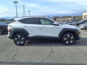 现代Kona SEL AWD SUV <span class=keywords><strong>2025</strong></span>，后摄像头真皮座椅左转向-新车型!