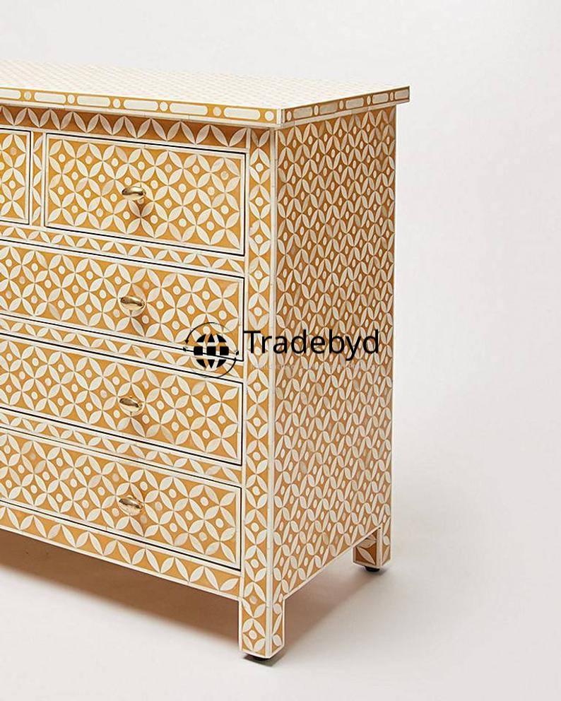 Available in different Colors