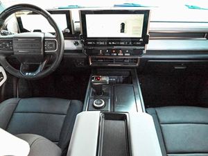 2024 gm_c hum-מר ב טנדרים מונית עם מושבי עור