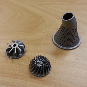 La impresión 3D de metal crea objetos 3D a partir de diseños digitales mediante la fusión de polvo metálico capa por capa. - Product Image 2