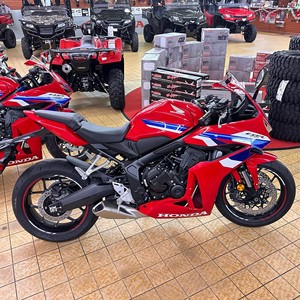 販売のために利用できる2024/2025ホンダCBR650R