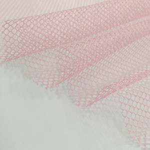 Hot Trend Polyester Hexagon Mesh Net Stoff 40 Gsm Muster Design für Mädchen Jacken, Hochzeit, Taschen in Kleidung Textilien