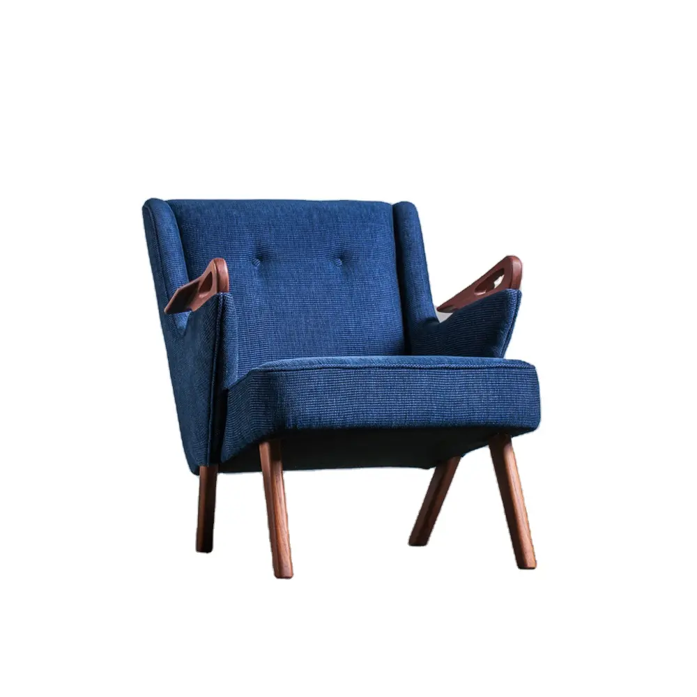 Koltuk dayanıklı kaliteli Modern lüks koltuk yumuşak yastıklı oturma odaları için uygun kolçaklarla oturmak için rahat
