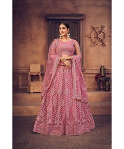 女婴印花LehengaCholi婚礼单件拉贾斯坦风格带镜子作品 - Product Image 3