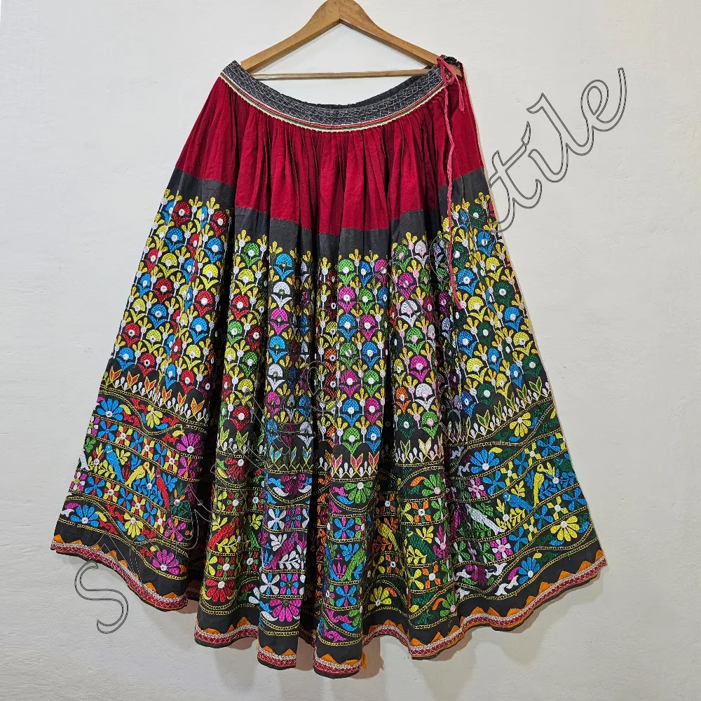 Gonna Vintage Kutchi Womrn-Vintage Banjara tribale specchio lavoro lungo danza del ventre Kuchi Rabari specchio lavoro gonna Vintage