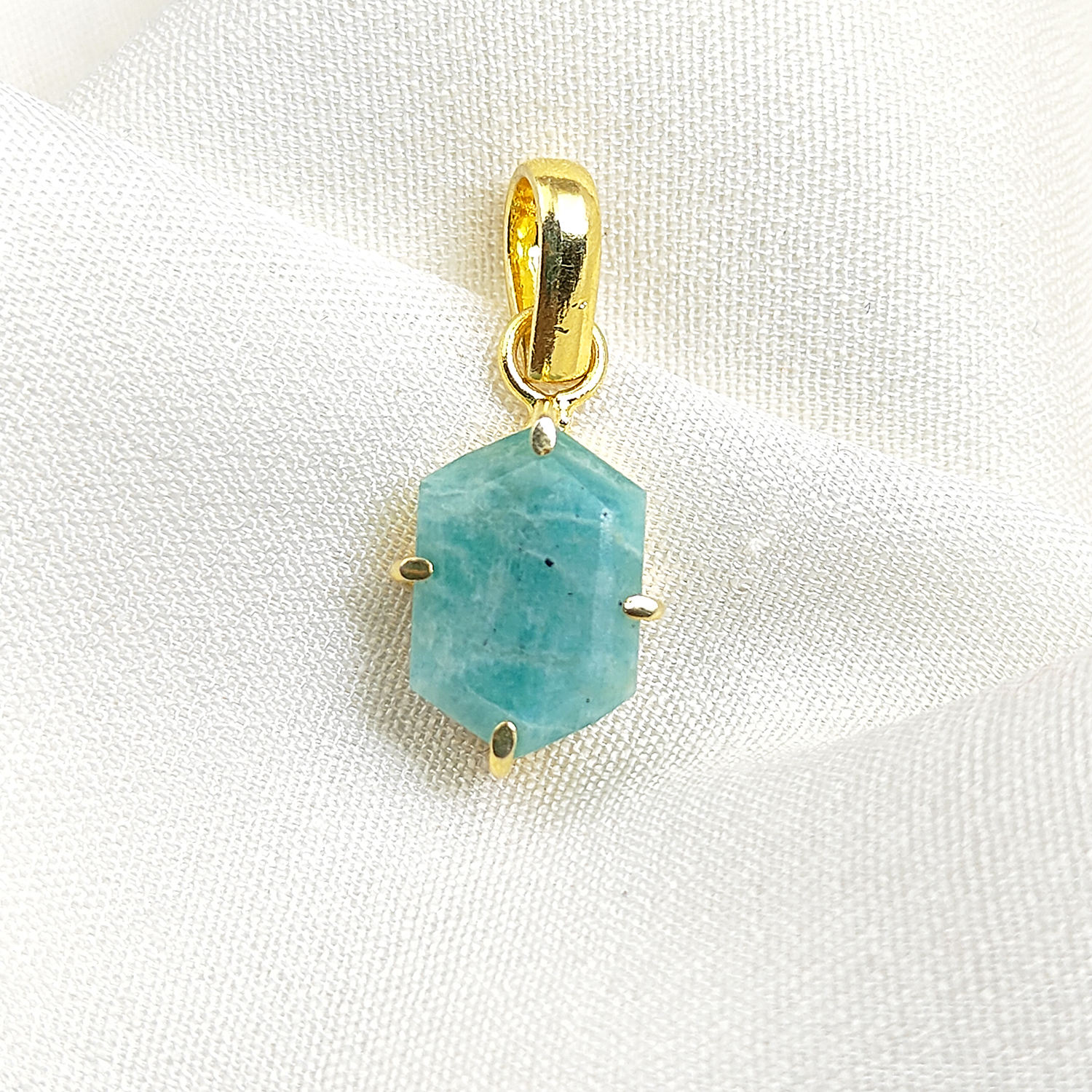 แอมะซอไนต์