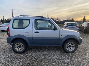 2005 Suzuki Jimny Kei SUV手動自動ギアボックスターボエンジンAWDドライブライトレザーR20 R18ガス電気オプション