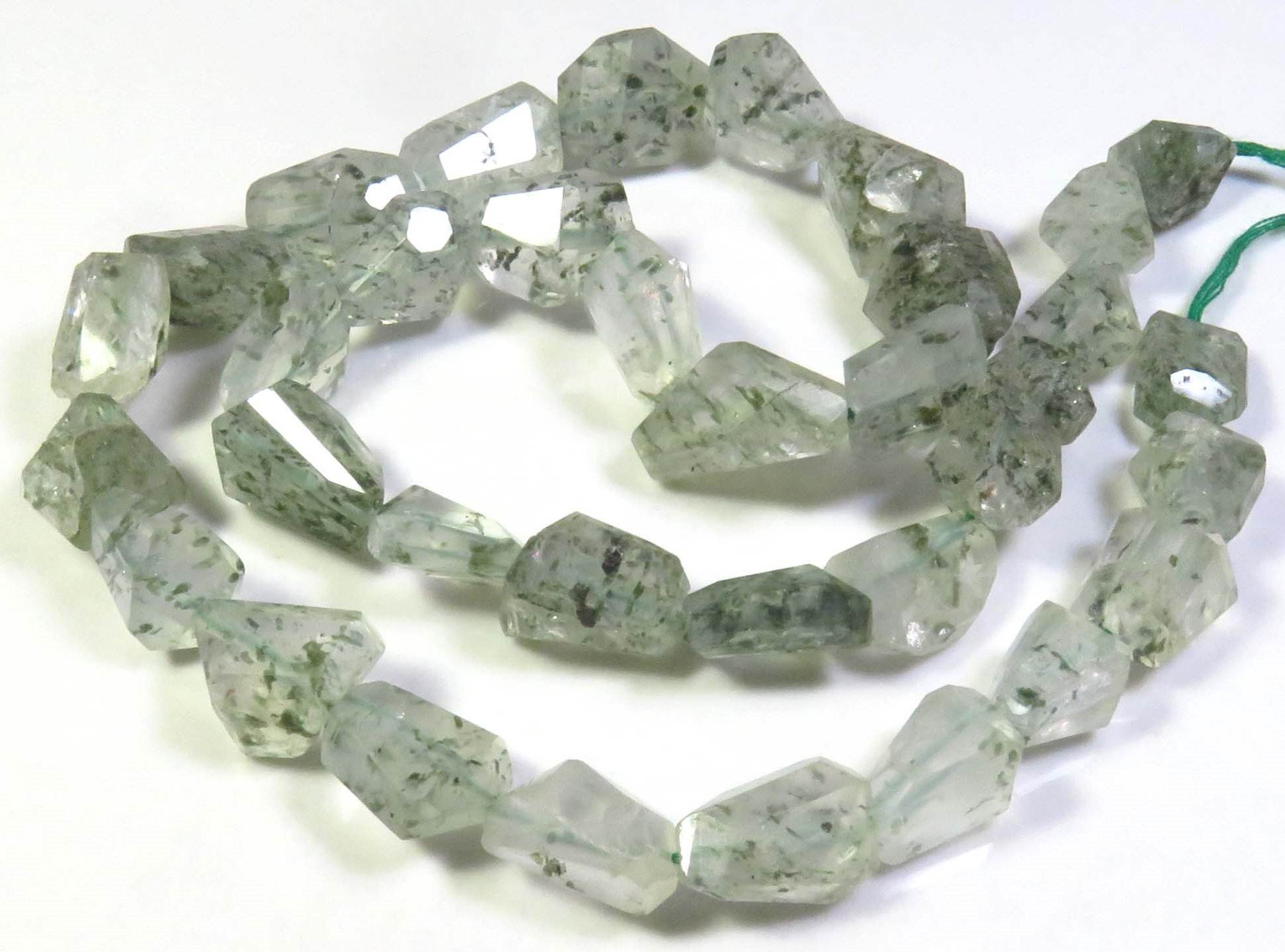 สีเขียว