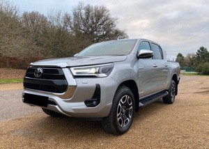 4WD Toyota Hilux SUV Sale Electric Diesel Fuel <strong>8L</strong> <strong>Turbo</strong> Engine 4L Capacity Leather Automatic Manual Gearbox R18 Left Japanese - Product Image 2