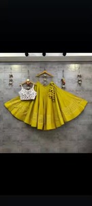 顶级儿童穿人造丝顶级刺绣缝制<span class=keywords><strong>Lehenga</strong></span> Choli，批发价从印度出口商处购买