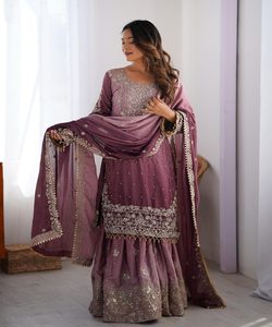 Georgette uzun elbise özel olarak tasarlanmış rahat toptan en düşük fiyat tekstil pazarı iç<span class=keywords><strong>in</strong></span> <span class=keywords><strong>Surat</strong></span> etnik giyim