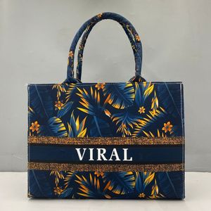 Premium Quality Light Weight Women Handbags with Custom Design Print Available for Girls Partywear <strong>Bags</strong> From India